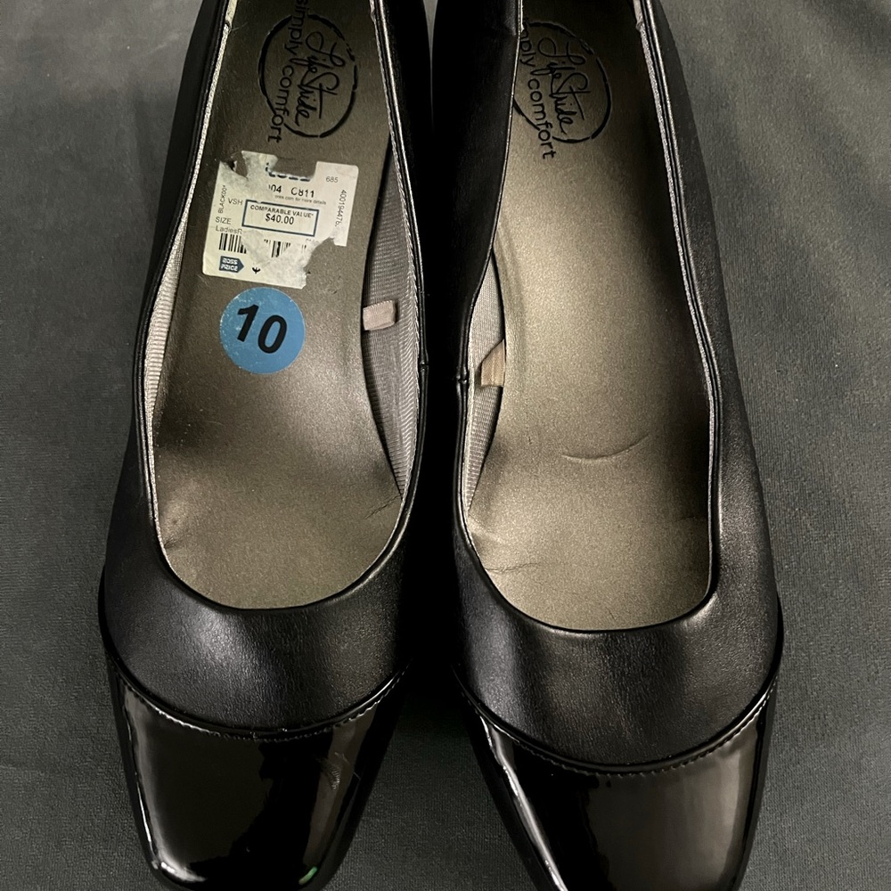 Life Stride Women’s black Wedges